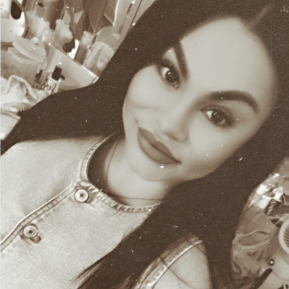 Meet your Posher, Jamie - Picture 1 of 2